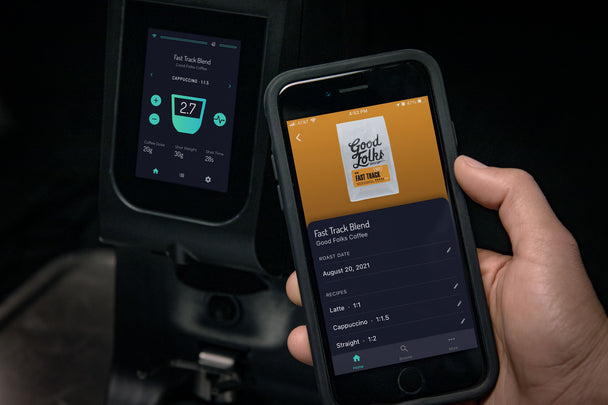 LUCCA Atom 75 Espresso Grinder, iphone app - lifestyle
