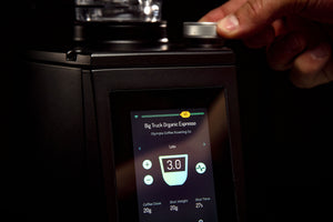 LUCCA Atom 75 Espresso Grinder, dial - lifestyle